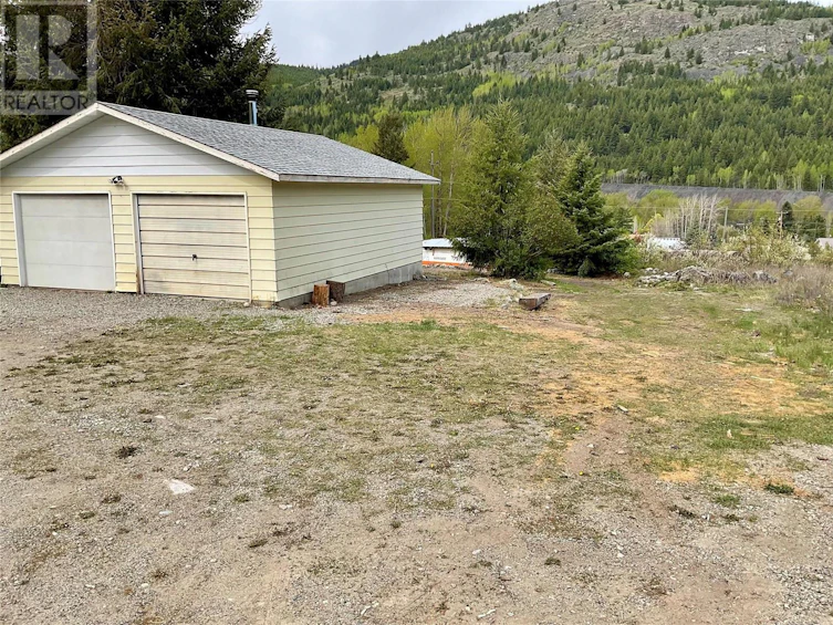 221 Everette Avenue, Greenwood, BC, V0H 1J0 - 7