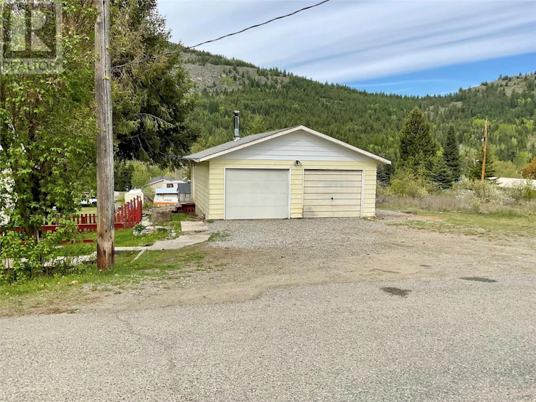 221 Everette Avenue, Greenwood, BC, V0H 1J0 - 3