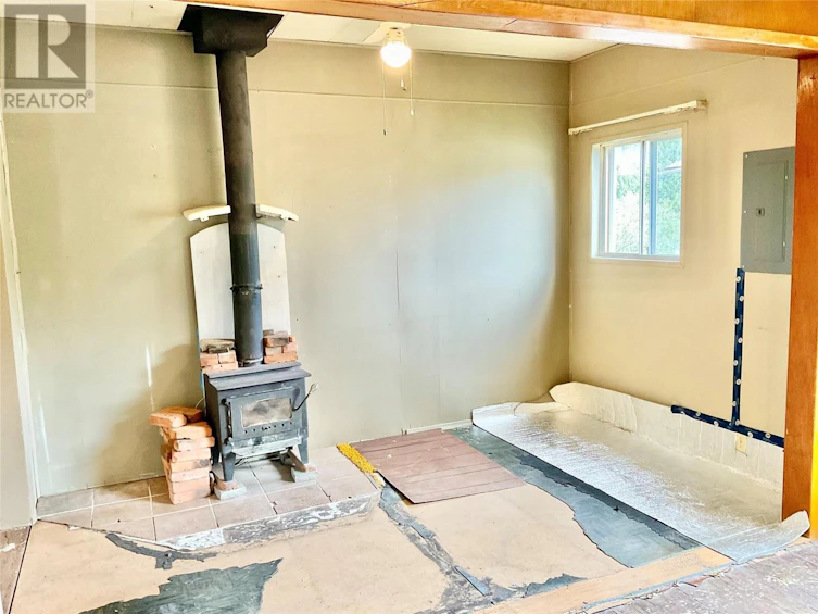 221 Everette Avenue, Greenwood, BC, V0H 1J0 - 16