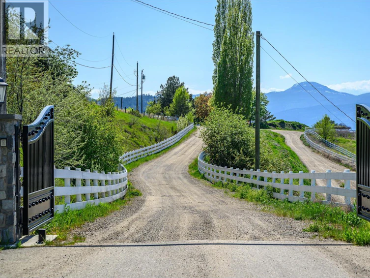 8399 Bench Row Road, Vernon, BC, V1H 1H3 - 4