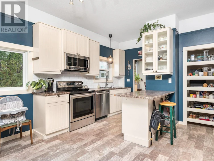 2501 35 Avenue, Vernon, BC, V1T 2S6 - 2