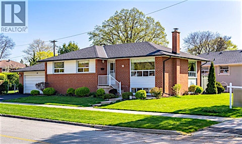 16 Bethwin Place, Toronto, ON, M9R 2C4