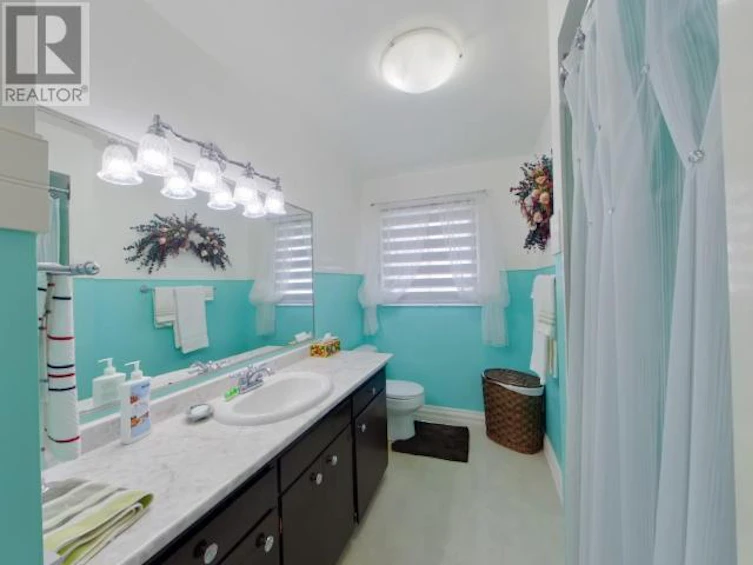 3939 Joyce Avenue, Powell River, BC, V8A 2Z2 - 4