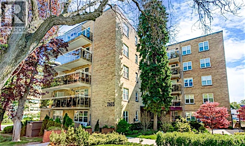 208-2603 Bathurst Street, Toronto, ON, M6B 2Z6