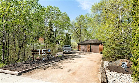 75 Walnut Avenue, Mitchell, MB, R5G 1H6