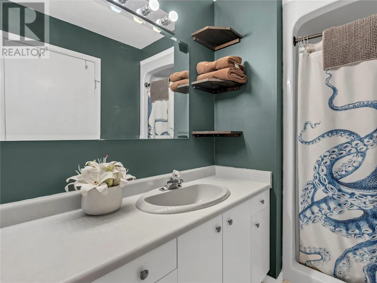 7982 South Victoria Road, Summerland, BC, V0H 1Z2 - 11