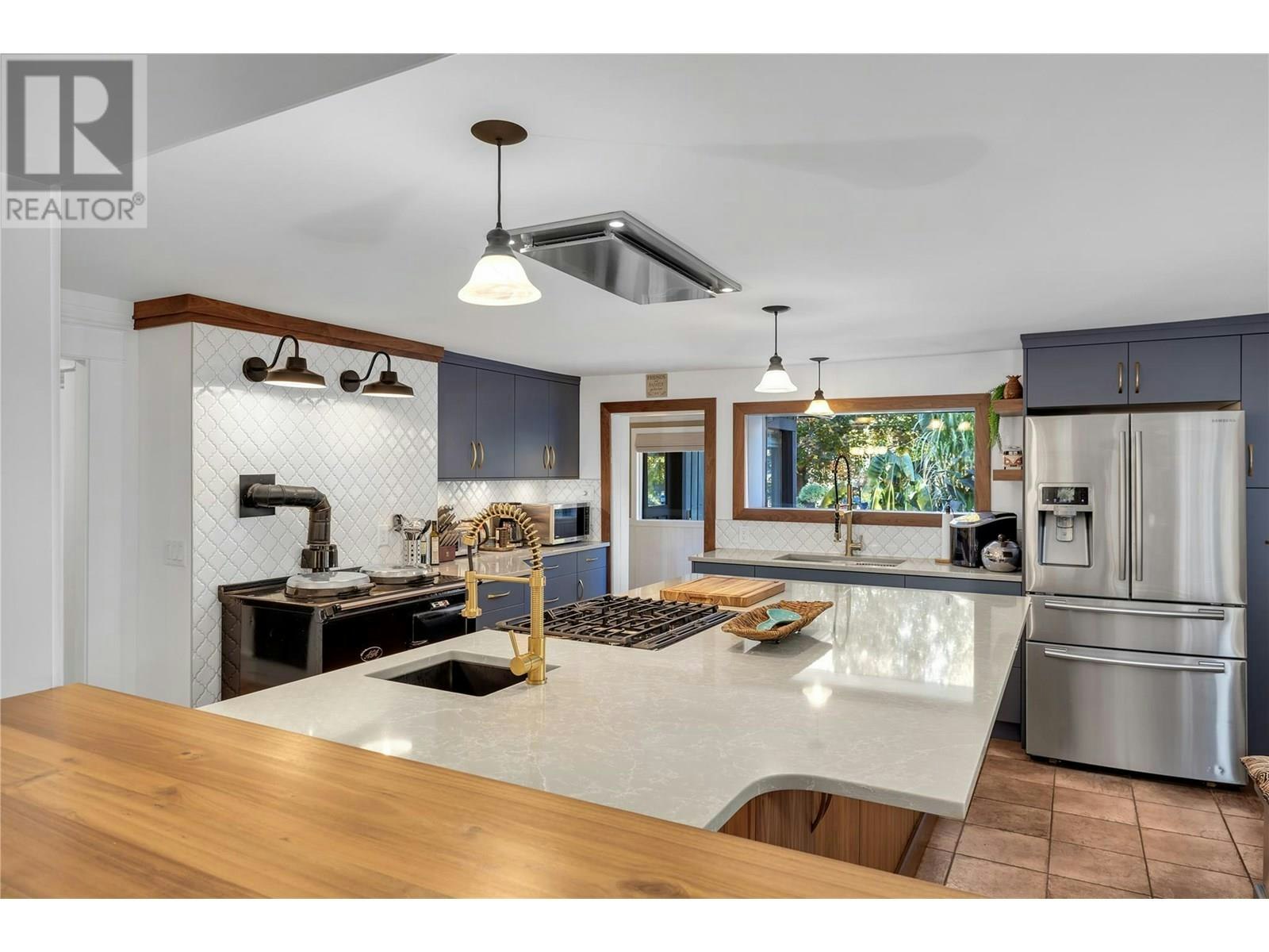 863 Coronado Crescent, Kelowna, BC, V1W 2K3 - 4