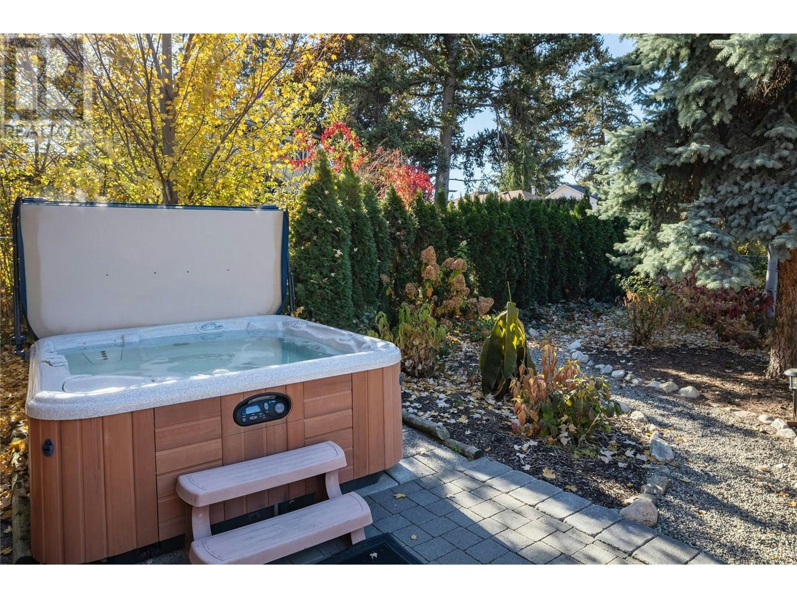 863 Coronado Crescent, Kelowna, BC, V1W 2K3 - 56