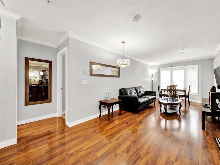 306-5474 198, Langley, BC, V3A 1G2 - 5