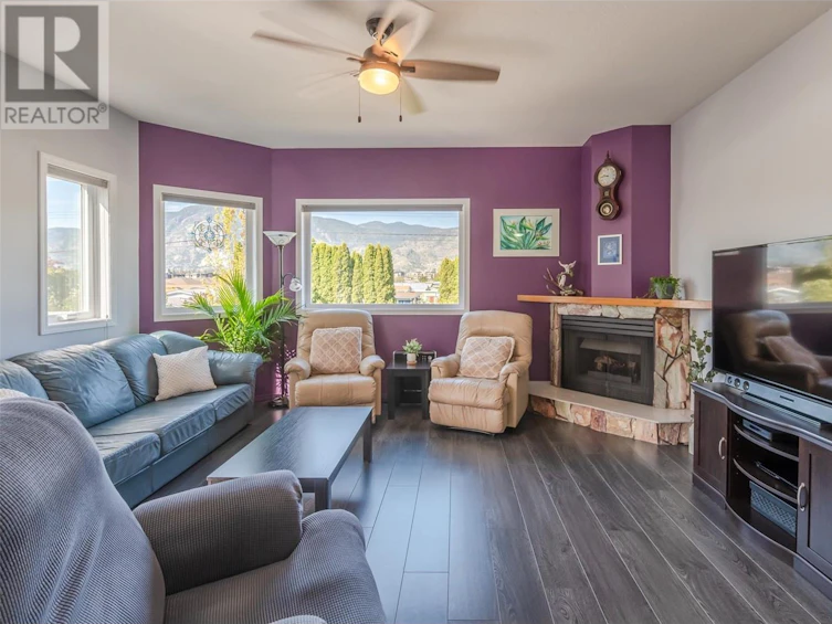 24-3096 South Main Street, Penticton, BC, V2A 8C2 - 2