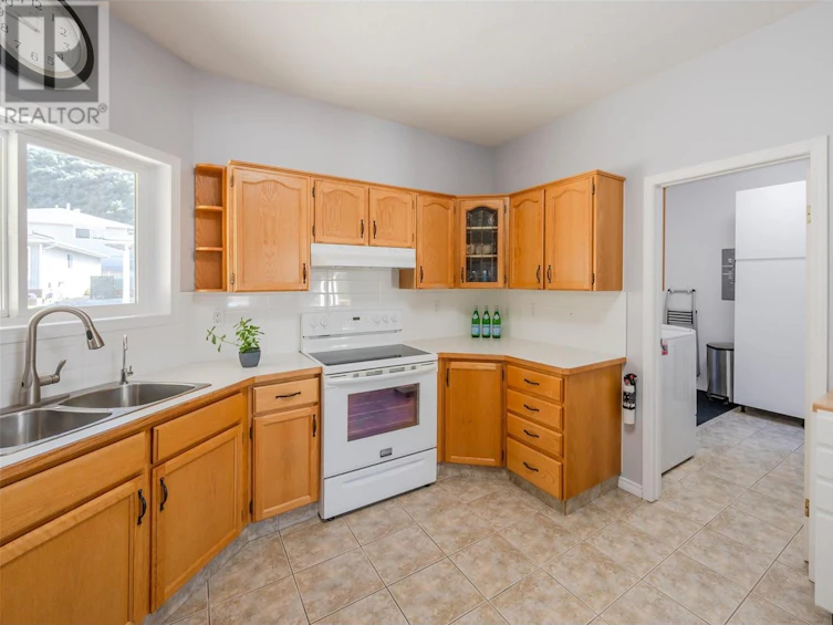 24-3096 South Main Street, Penticton, BC, V2A 8C2 - 16