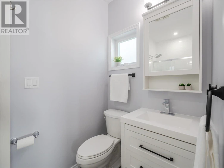 24-3096 South Main Street, Penticton, BC, V2A 8C2 - 24
