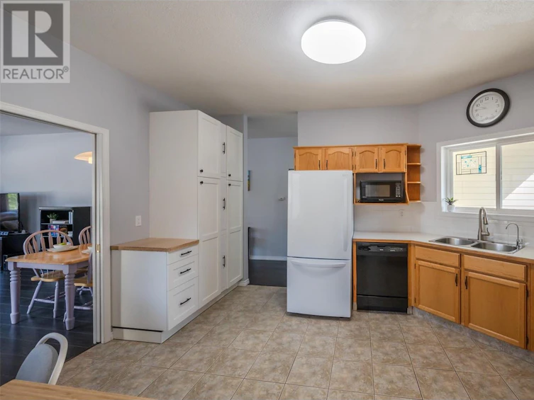 24-3096 South Main Street, Penticton, BC, V2A 8C2 - 15