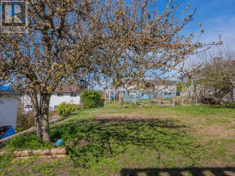 7105 Hazelton Street, Powell River, BC, V8A 1P7 - 12