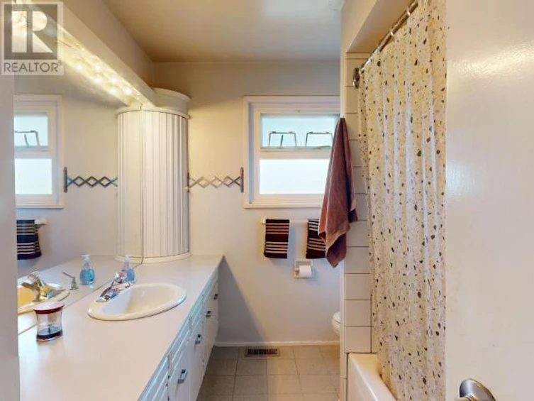 7105 Hazelton Street, Powell River, BC, V8A 1P7 - 21