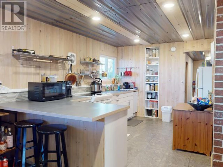 7105 Hazelton Street, Powell River, BC, V8A 1P7 - 7