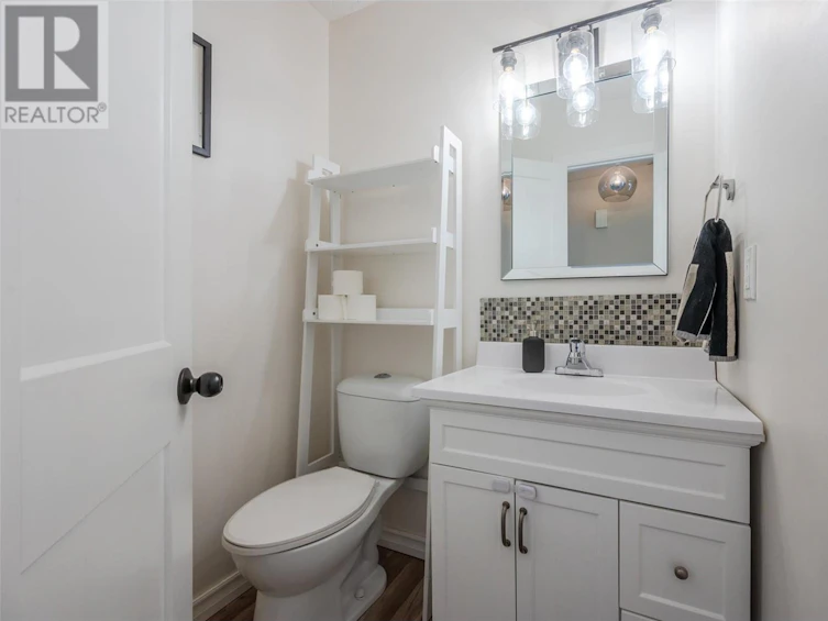 1626 Carmi Avenue, Penticton, BC, V2A 6M8 - 16