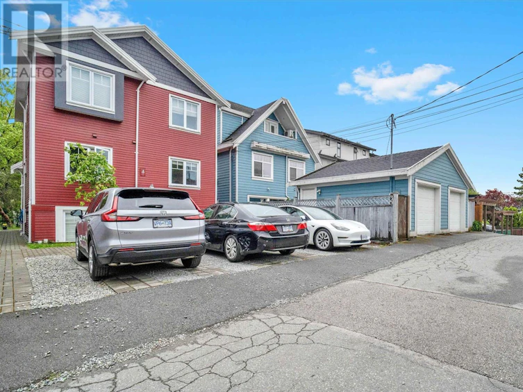 2743 Duke Street, Vancouver, BC, V5R 4S8 - 27