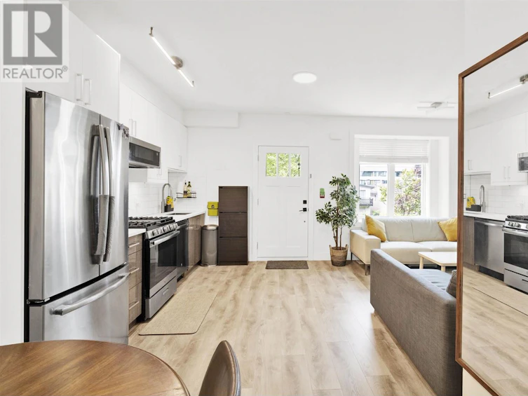 2743 Duke Street, Vancouver, BC, V5R 4S8 - 3