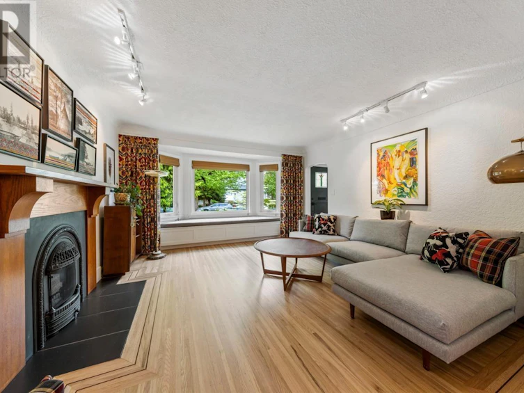 1132 Rossland Street, Vancouver, BC, V5K 4A1 - 4