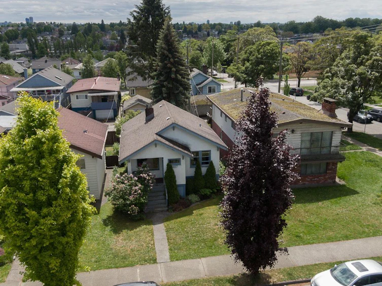2808 Turner Street, Vancouver, BC, V5K 2G5 - 4