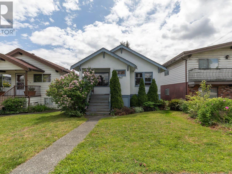 2808 Turner Street, Vancouver, BC, V5K 2G5 - 2