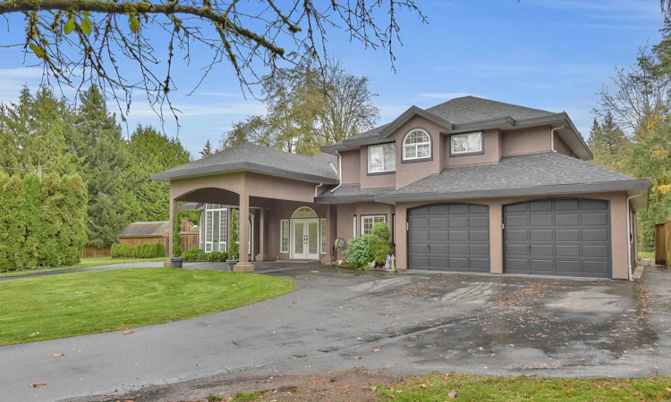 20054 Fernridge Crescent