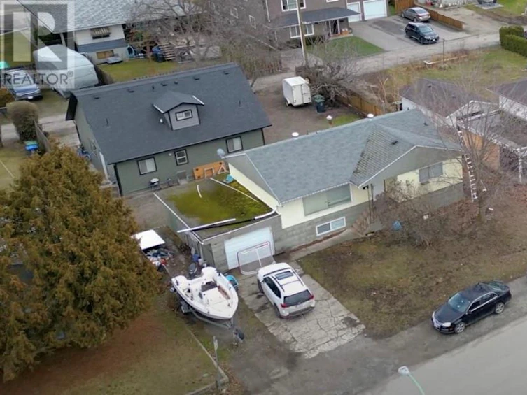 2261 Burnett Street, Kelowna, BC, V1Y 2T7