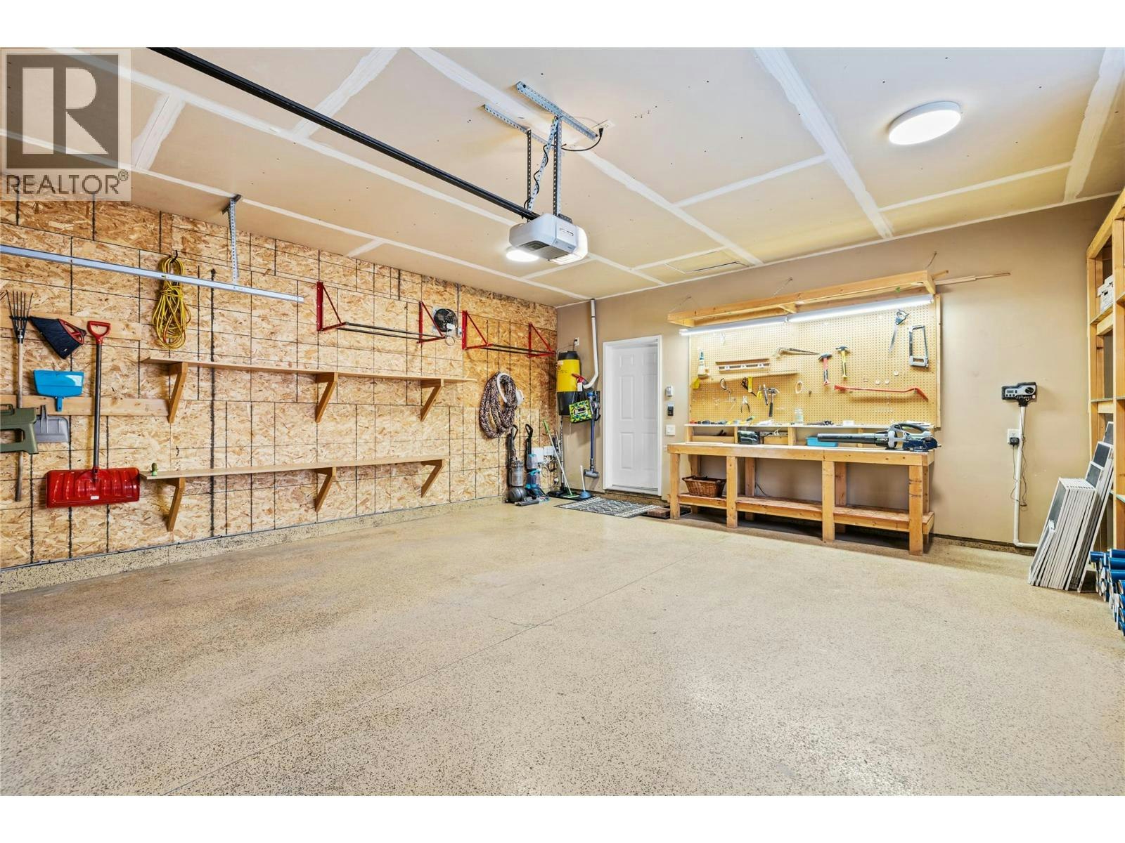 355 Mccarren Avenue, Kelowna, BC, V1W 4W3 - 40