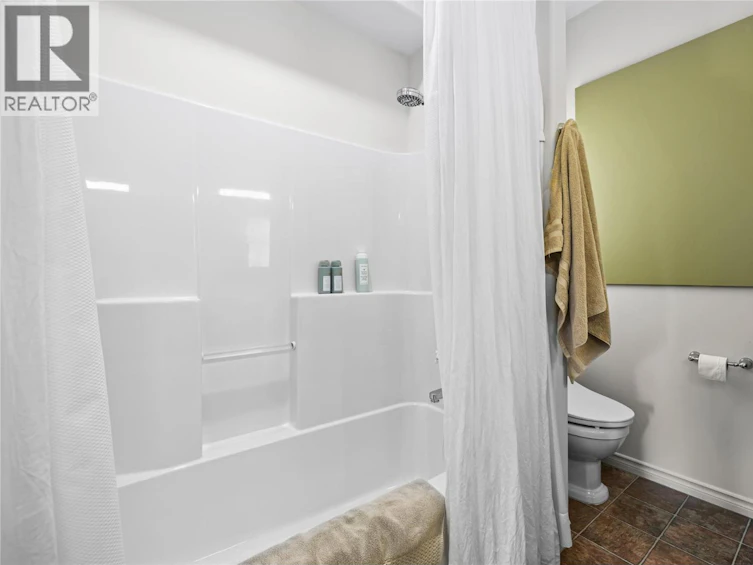 355 Mccarren Avenue, Kelowna, BC, V1W 4W3 - 21
