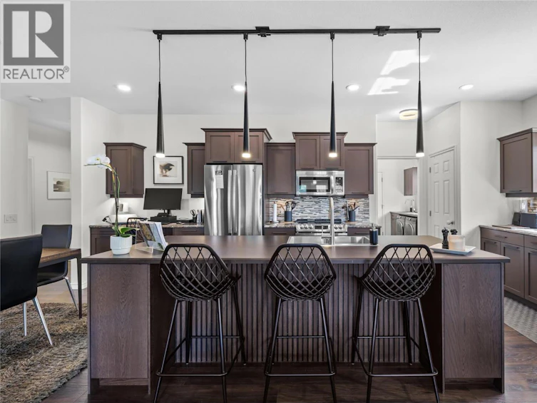 355 Mccarren Avenue, Kelowna, BC, V1W 4W3 - 3