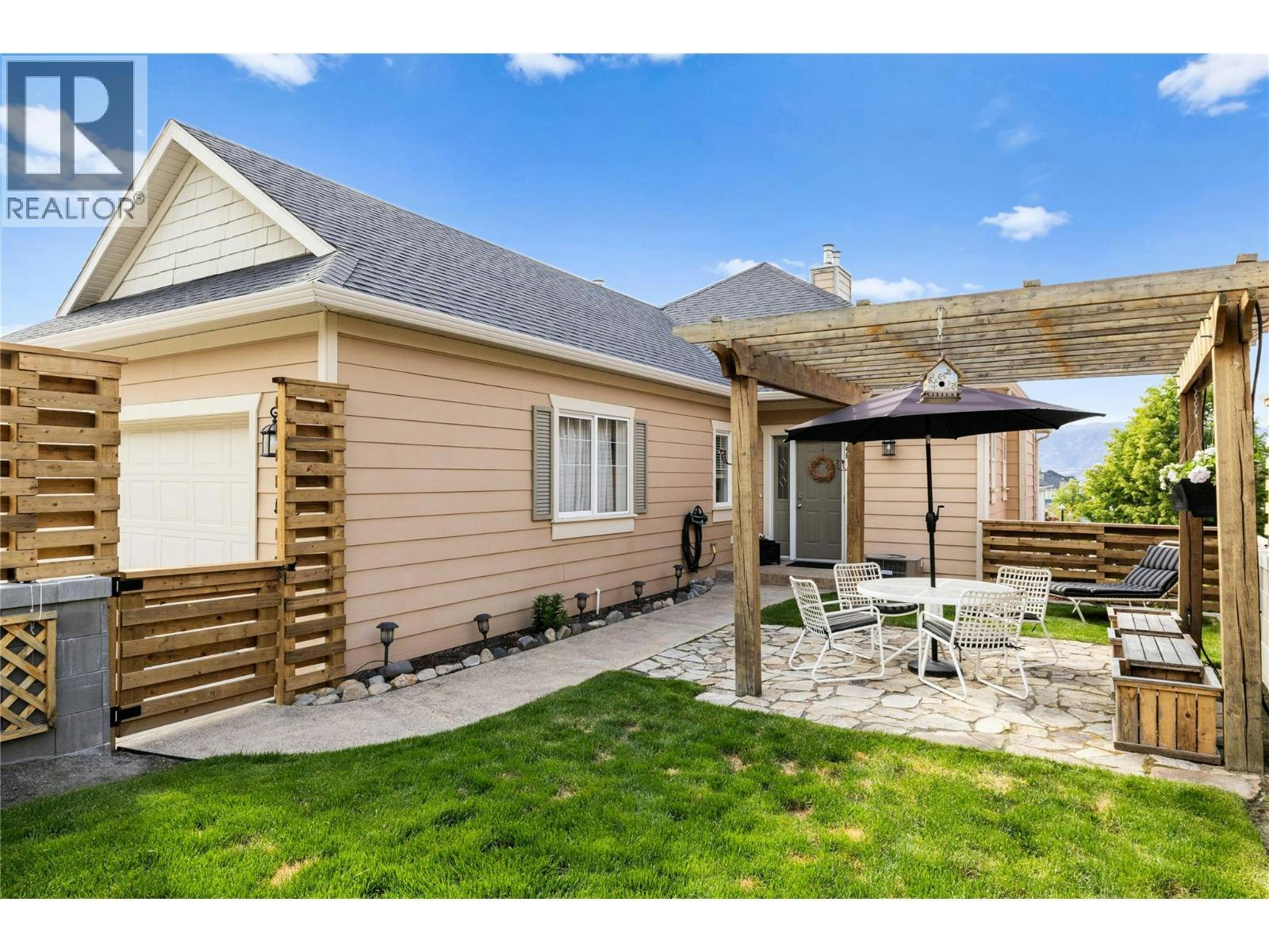 355 Mccarren Avenue, Kelowna, BC, V1W 4W3 - 2