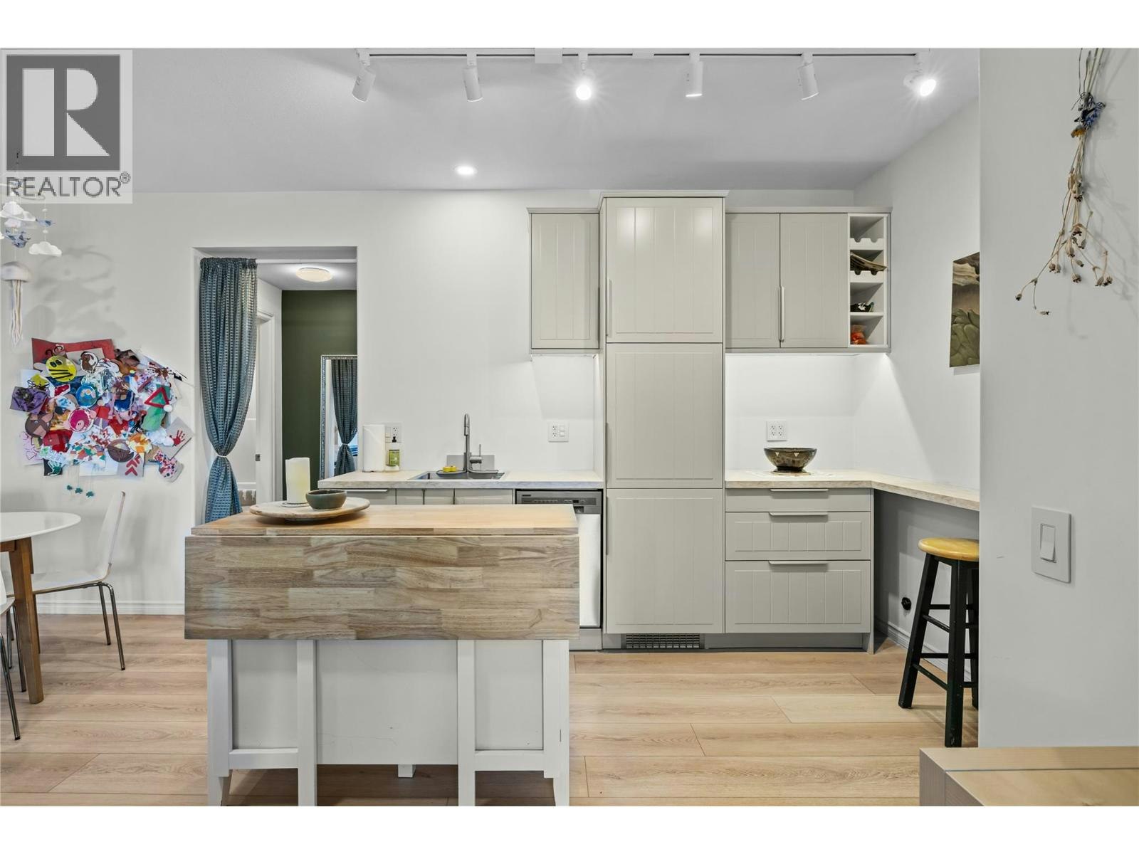 355 Mccarren Avenue, Kelowna, BC, V1W 4W3 - 29