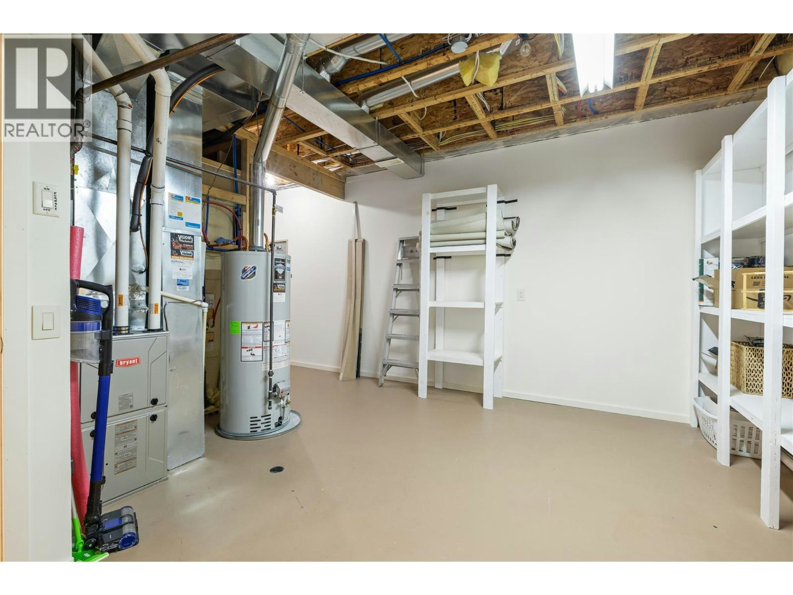 355 Mccarren Avenue, Kelowna, BC, V1W 4W3 - 35