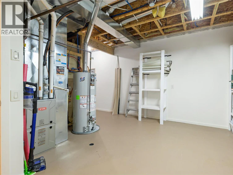 355 Mccarren Avenue, Kelowna, BC, V1W 4W3 - 35