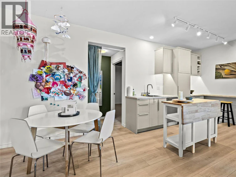 355 Mccarren Avenue, Kelowna, BC, V1W 4W3 - 28
