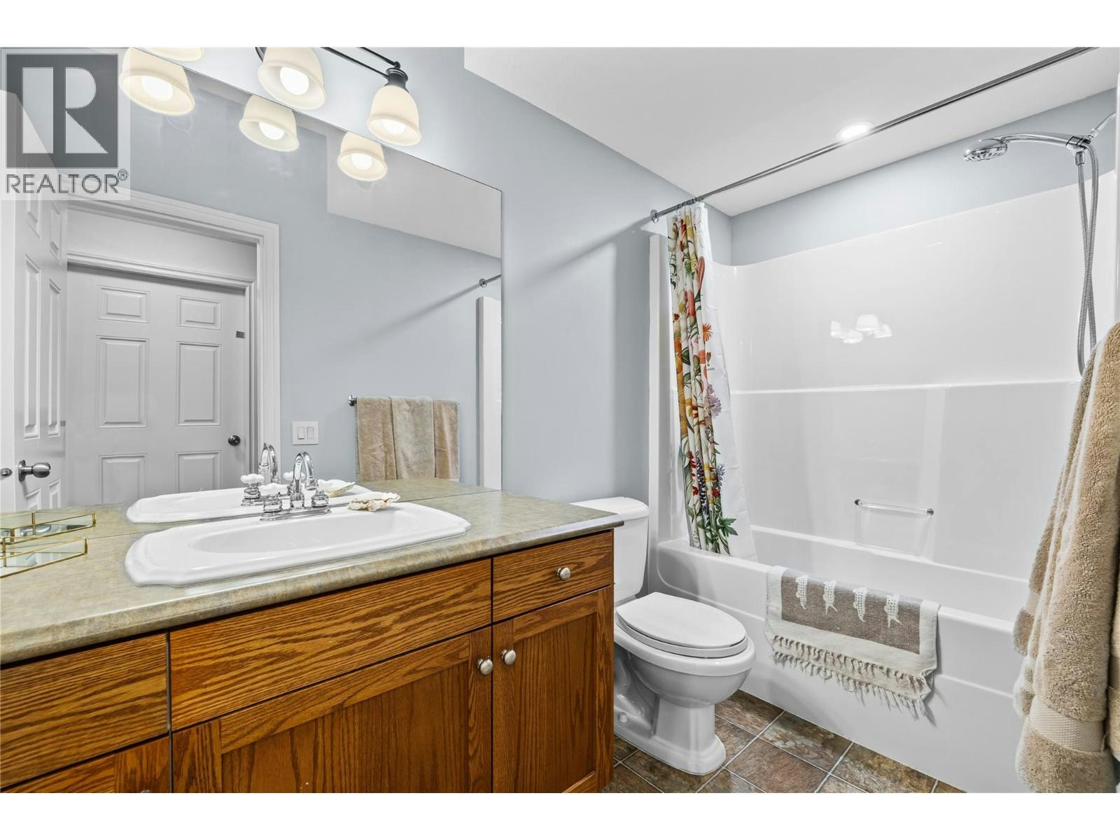 355 Mccarren Avenue, Kelowna, BC, V1W 4W3 - 33