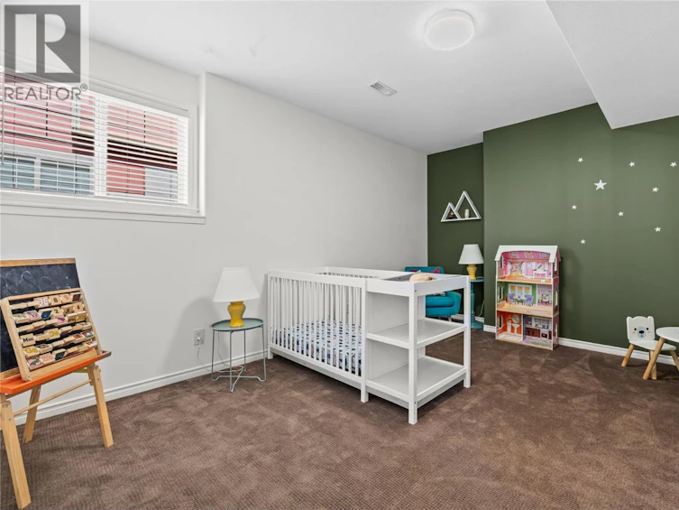 355 Mccarren Avenue, Kelowna, BC, V1W 4W3 - 32