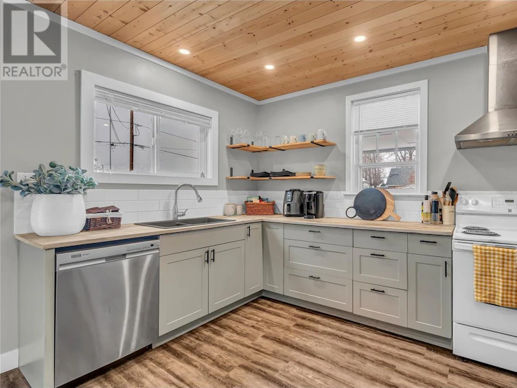 11406 South Victoria Road, Summerland, BC, V0H 1Z2 - 3