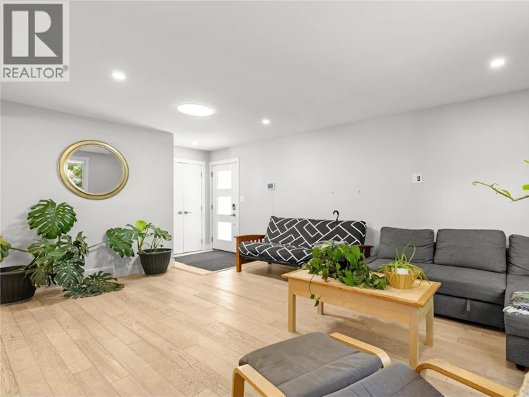 624 Armour Crescent, Kelowna, BC, V1W 1A5 - 6