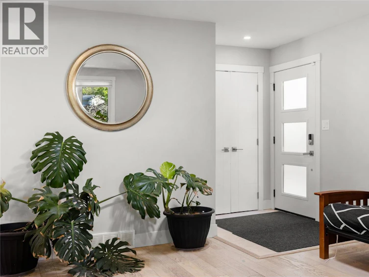624 Armour Crescent, Kelowna, BC, V1W 1A5 - 4