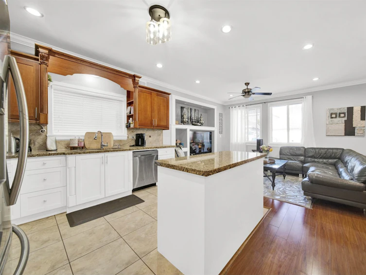 6908 144, Surrey, BC, V3W 5R9 - 9