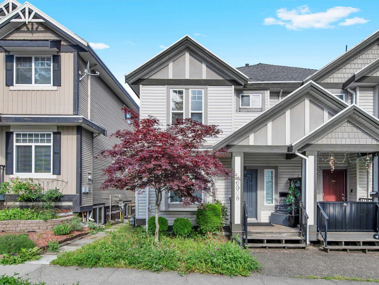 6908 144, Surrey, BC, V3W 5R9