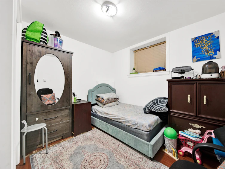 6908 144, Surrey, BC, V3W 5R9 - 32