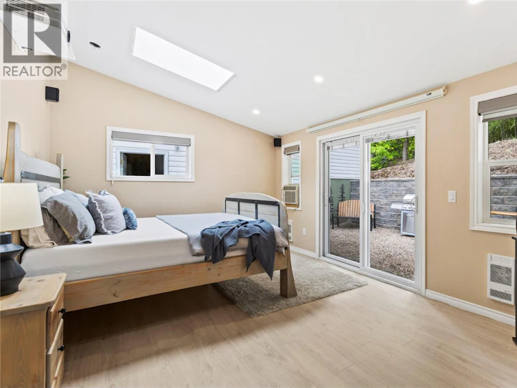 2885 White Lake Road, Sorrento, BC, V0E 2W0 - 38