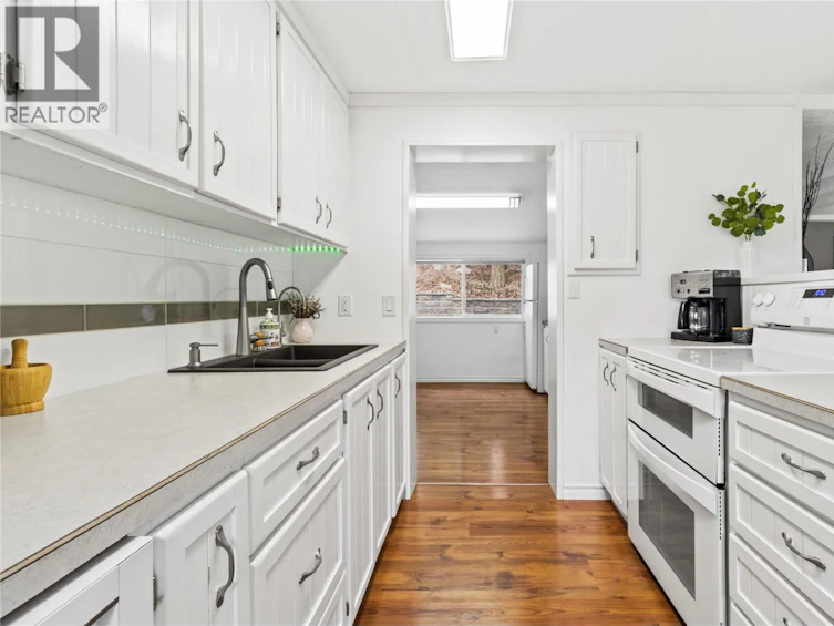 2885 White Lake Road, Sorrento, BC, V0E 2W0 - 6