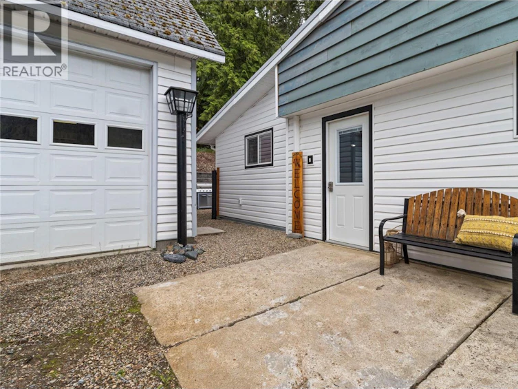 2885 White Lake Road, Sorrento, BC, V0E 2W0 - 52