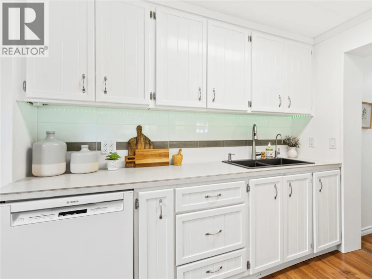2885 White Lake Road, Sorrento, BC, V0E 2W0 - 34