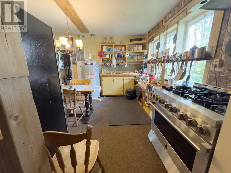 5943 N Green Lake Road, 70 Mile House, BC, V0K 2K1 - 12