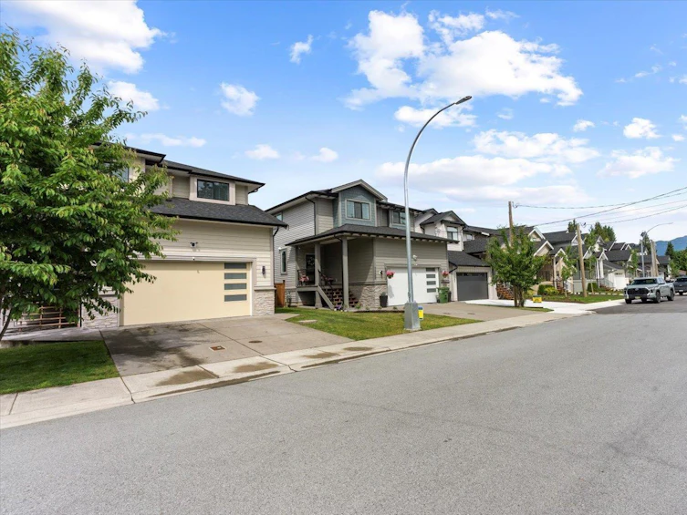 7119 Elwood Drive, Chilliwack, BC, V2R 1G8 - 2